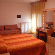 Hotel e Appartamenti Al Larice, 龙佐内 — 照片 4