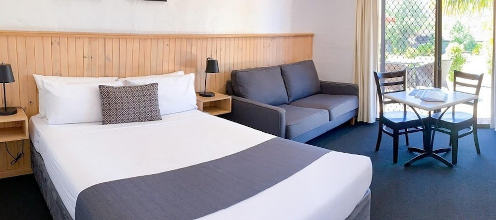 Costa Rica Motel, 西南岩 — 照片 1