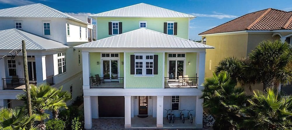 Stranded on a Sandbar 8 Bedroom Holiday Home by Five Star Properties, 米拉马尔海滩 — 照片 1