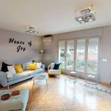 House Of Joy, 巴尼奥莱斯 — 照片 2