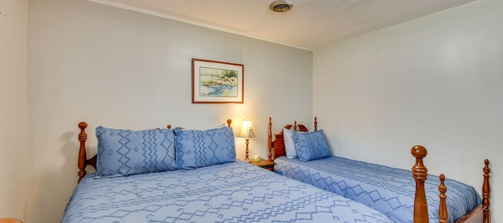 Seneca Abode W/ Furnished Deck < 10 Mi To Clemson!, Сенека — фото 1