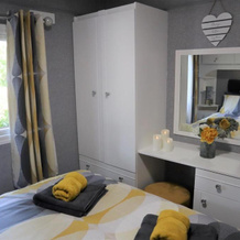 HEDDFAN, Luxury 3 bedroom timber lodge, Caer Beris Holiday Park, Builth Wells, 比尔特韦尔斯 — 照片 4