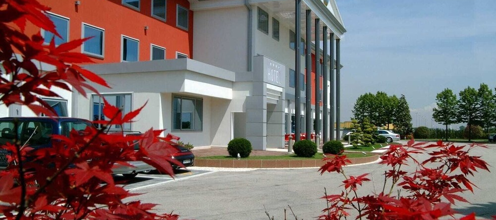 Hotel Poppi, Mira — photo 1