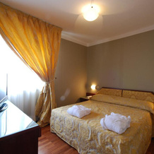 Bristol Hotel, 佩萨罗 — 照片 5