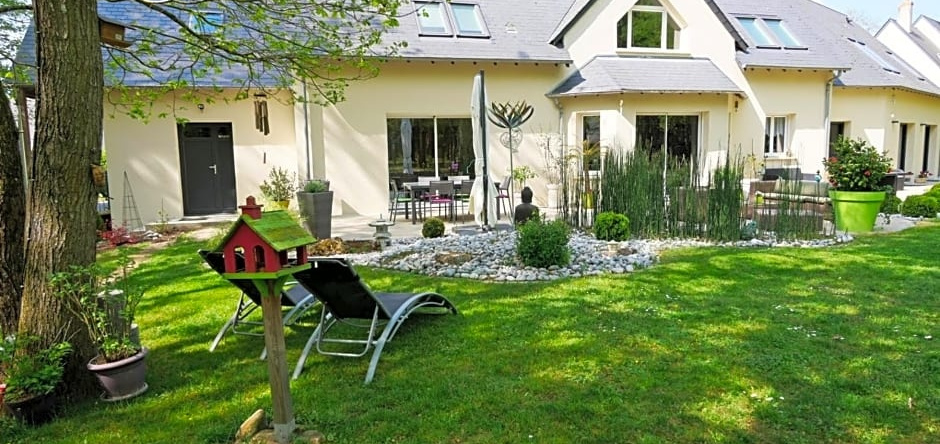 Logis Saponine Maison d'Hôtes climatisée, 萨沃尼耶尔 — 照片 1