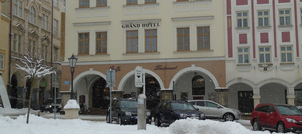 Grand Luxury Hotel, 特鲁特诺夫 — 照片 1
