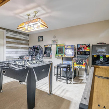 Spacious & Serene Lake Ridge Retreat w/ Game Room!, Клифтон — 照片 4