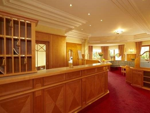 Landhotel Häuserl Im Wald, Бад-Аусзе — фото 1