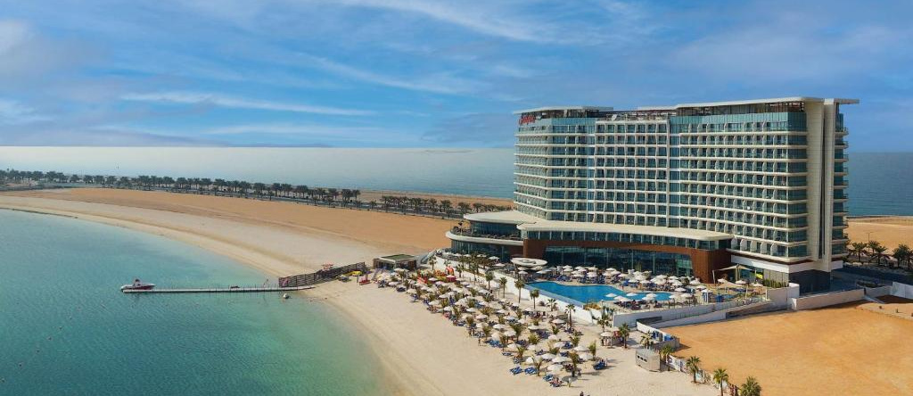 Hampton By Hilton Marjan Island, Рас-эль-Хайма — фото 1