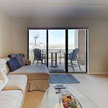 New Listing! Downtown Riverfront W/ Balcony 1 Bedroom Condo, Уилмингтон — фото 3