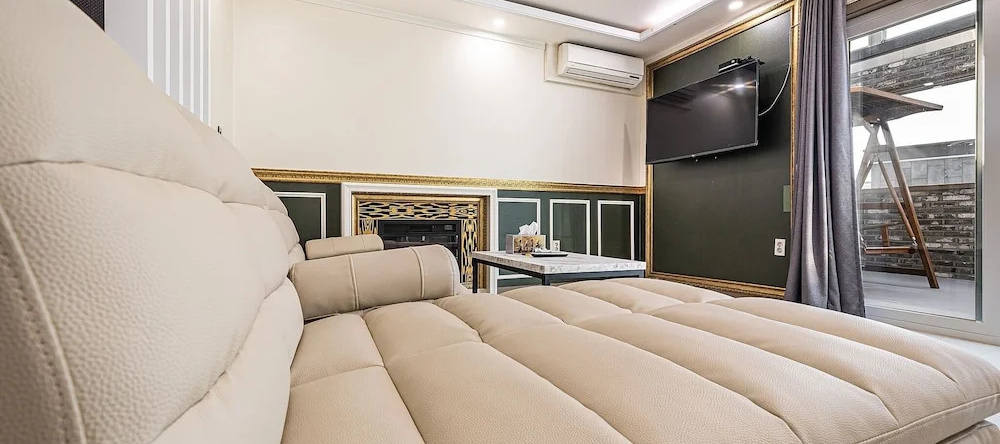 Pyeongtaek Hotel De Salon, Пхёнтхэк — фото 1
