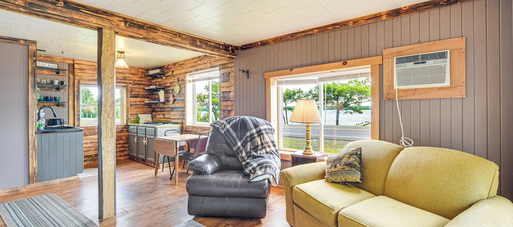 Wisconsin Lakeside Cottage w/ Deck, Views, 斯通湖 — 照片 1