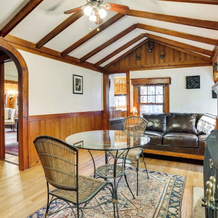 Cozy Catskills Cottage: Creekside Deck & Fire Pit, Бетел — фото 2