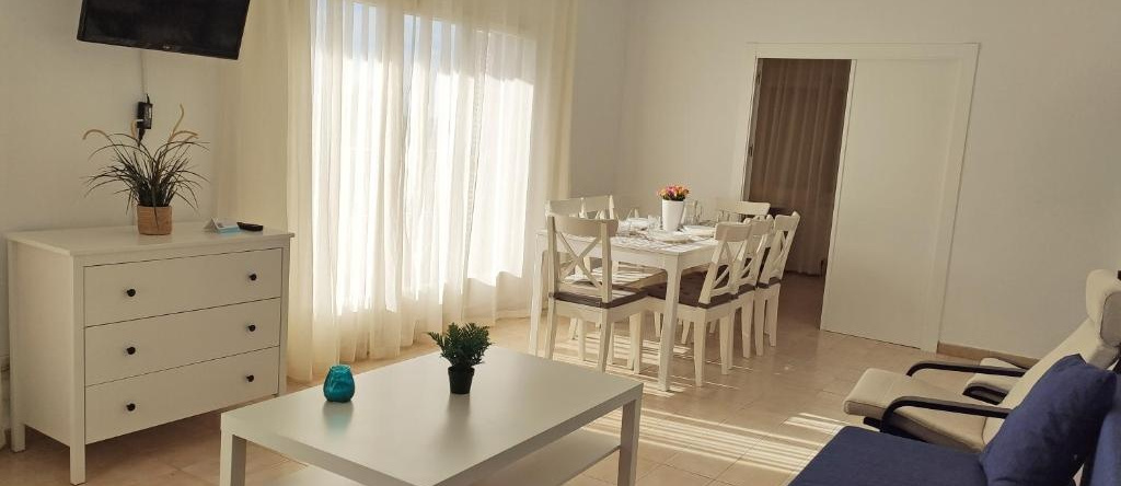 Apartamentos Sol y Mar Segur, Calafell — photo 1