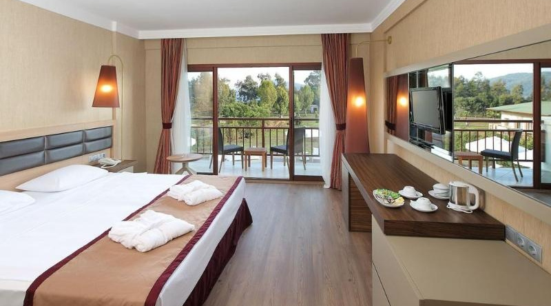 Marmaris Resort Deluxe, 希萨罗纽 — 照片 1
