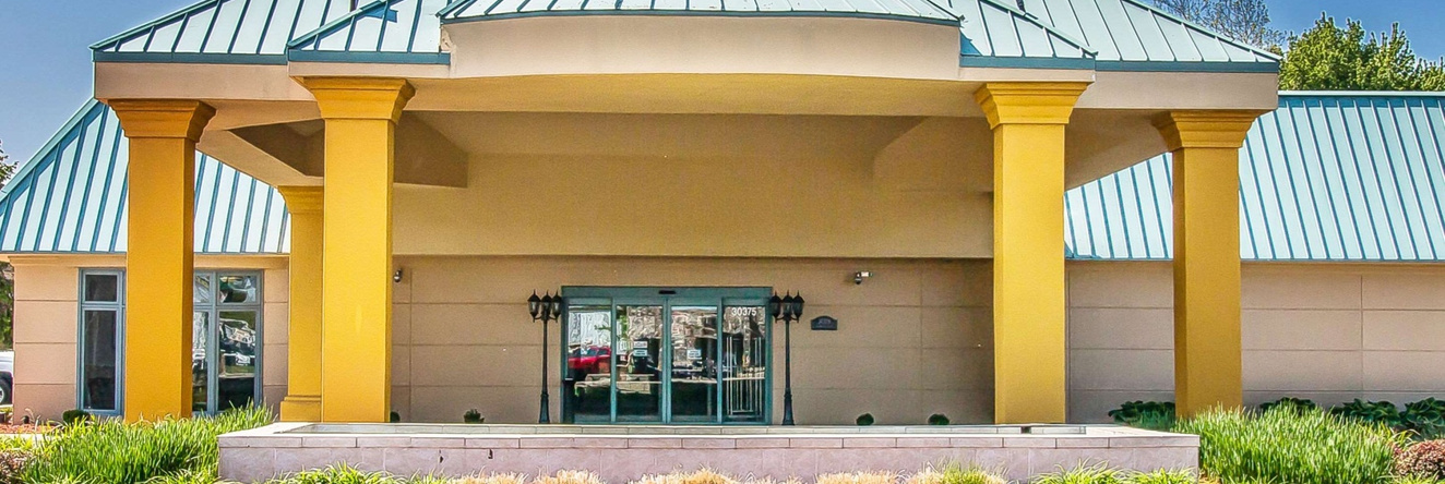 Quality Inn and Suites Livonia, 利沃尼亚 — 照片 1