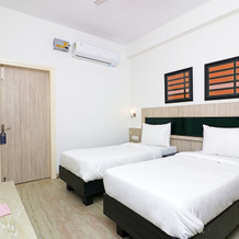 OYO 19389 SilverKey Rajouri Garden, 加诺尔 — 照片 2