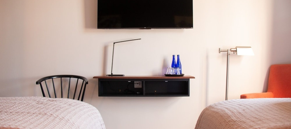 Meeting House Boutique Hotel, Falls Church — photo 1
