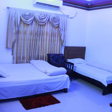 White Hall Guest House, 诺阿卡利 — 照片 4