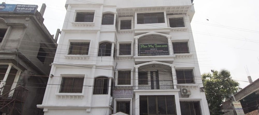 OYO 14200 Hotel Oasis, 巴格多格拉 — 照片 1
