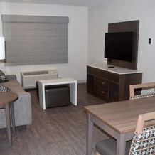 Spring Lake Townhomes and Suites, Mason City — photo 4
