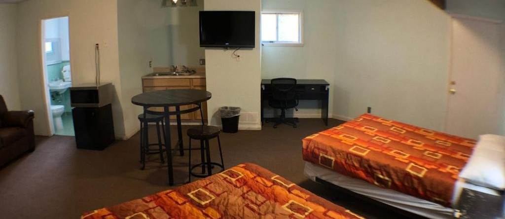 Tower 64 Motel & RV Park, 特立尼达 — 照片 1