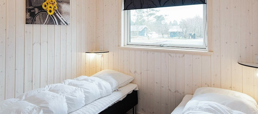 Swanky Holiday Home in Blåvand With Whirlpool, Blavand — photo 1