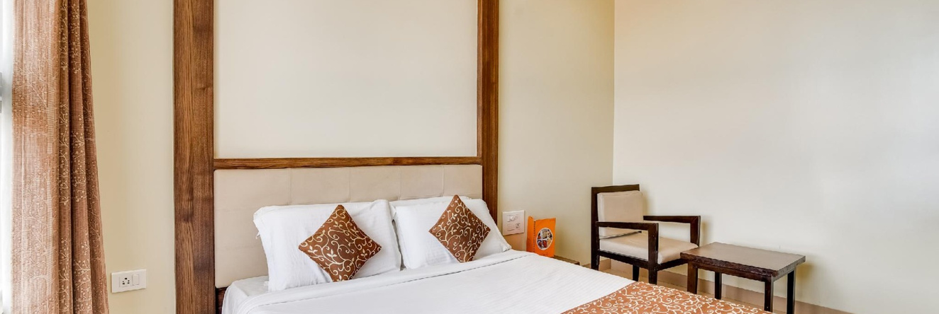 Palette - Sign Regency Hotel, 卡努尔 — 照片 1