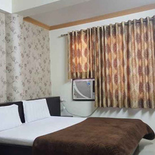 Sun Shine by Sky Stays Hotel, Mahesana — photo 2