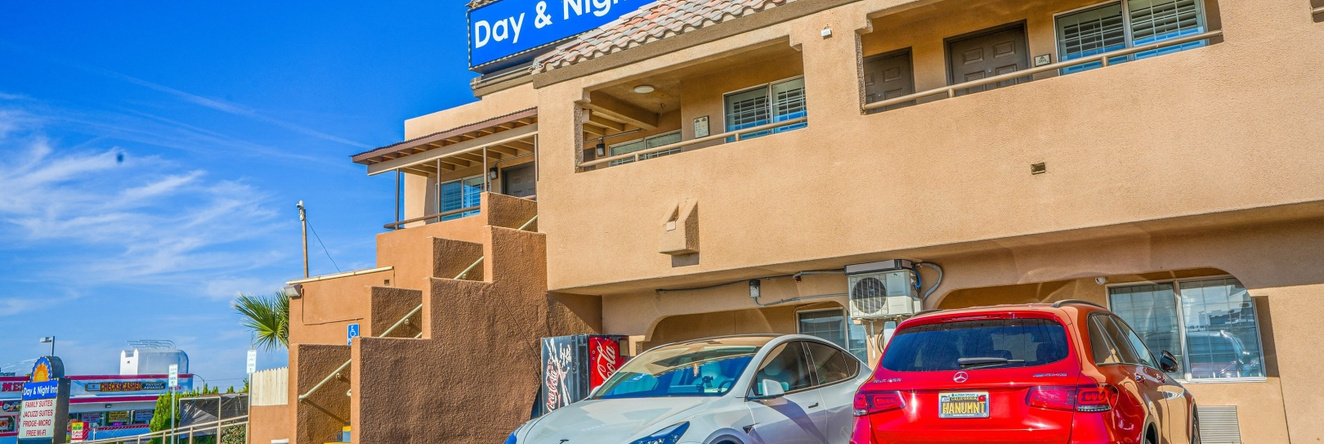 Day&Night Inn, Hesperia — photo 1