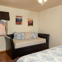 Burning Tree Lodge, Flagstaff — photo 2