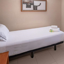 Hotel Ciudad de Castelldefels, 卡斯特尔德费尔斯 — 照片 4
