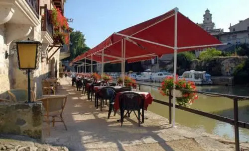 Auberge Du Pont Vieux, 内拉克 — 照片 1