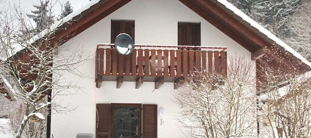 Comfortable Holiday Home on a Reservoir in Hessen With Balcony and Garden, 基希海姆 — 照片 1