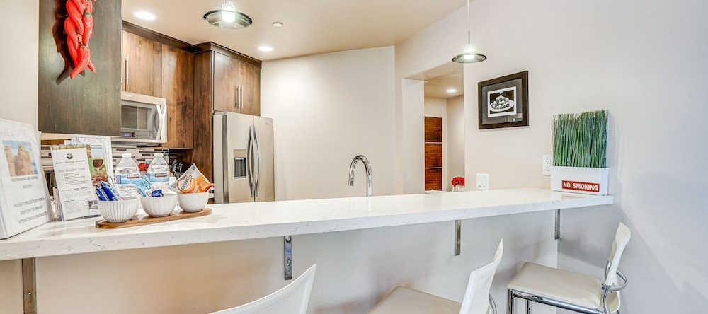 Mountain-View Patio: Sedona Suite Near Trails, Седона — фото 1