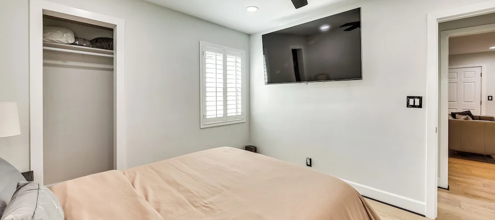 Dog-friendly Duarte Vacation Rental w/ Smart TV!, 迪尤尔特 — 照片 1