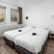 Restyled Bungalow With 2 Bathrooms, Near The Beach, Ренессе — фото 3
