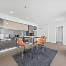 Bright 2-bed Apartment With Scenic Balcony, Gungahlin — photo 3