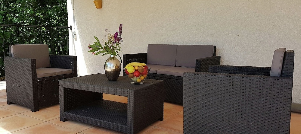 Holiday home in Courry, with private pool, covered terrace and beautiful views, 库里 — 照片 1