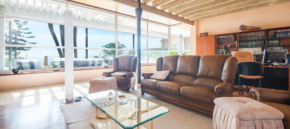 Luxury Beachfront Villa In Tarragona Th 63, Таррагона — фото 1