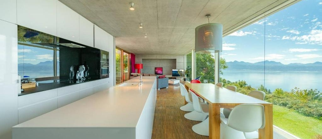 Luxury & Modern 4BD Villa with Panoramic Lake View by GuestLee, Lutry — photo 1