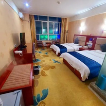 Huyang Business Hotel, Чарклык — фото 2