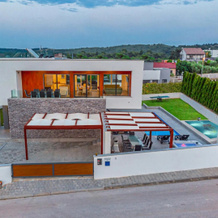 Leon's Holiday Homes Villa 3, Valbonasa — photo 3