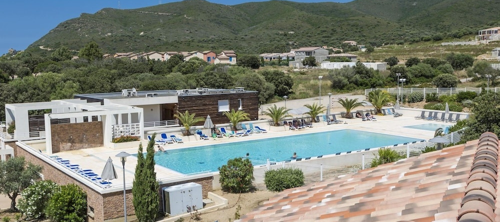 Sea-View summer-decorated holiday home in Northern Corsica, 贝尔戈代尔 — 照片 1