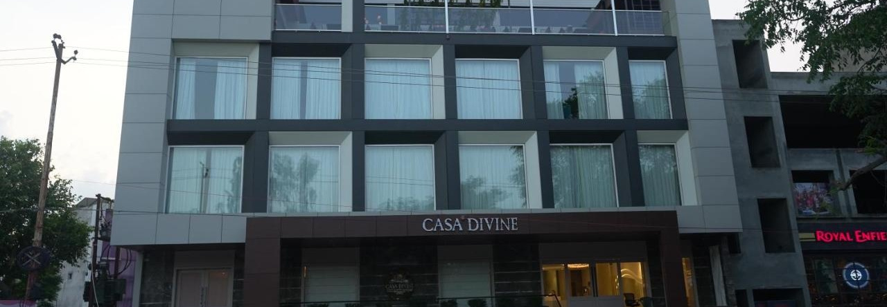 Hotel Casa Divine, Барейлли — фото 1