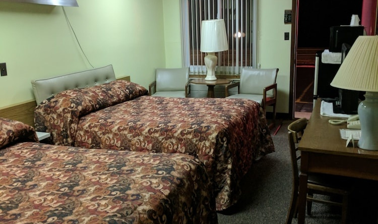 Allen's Budget Motel, Уотертаун — фото 1