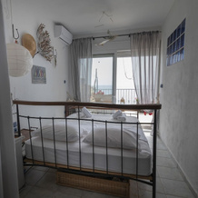 Poseidon Seafront Apartment By Rentalspro, Сивири — фото 2