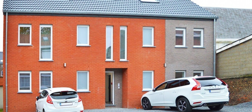 Businest Gosselies-charleroi Airport - 1-bedroom Apartment, 沙勒罗瓦 — 照片 1