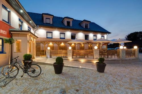 Hotel Leimer Bräu, 阿特湖畔舍夫灵 — 照片 1