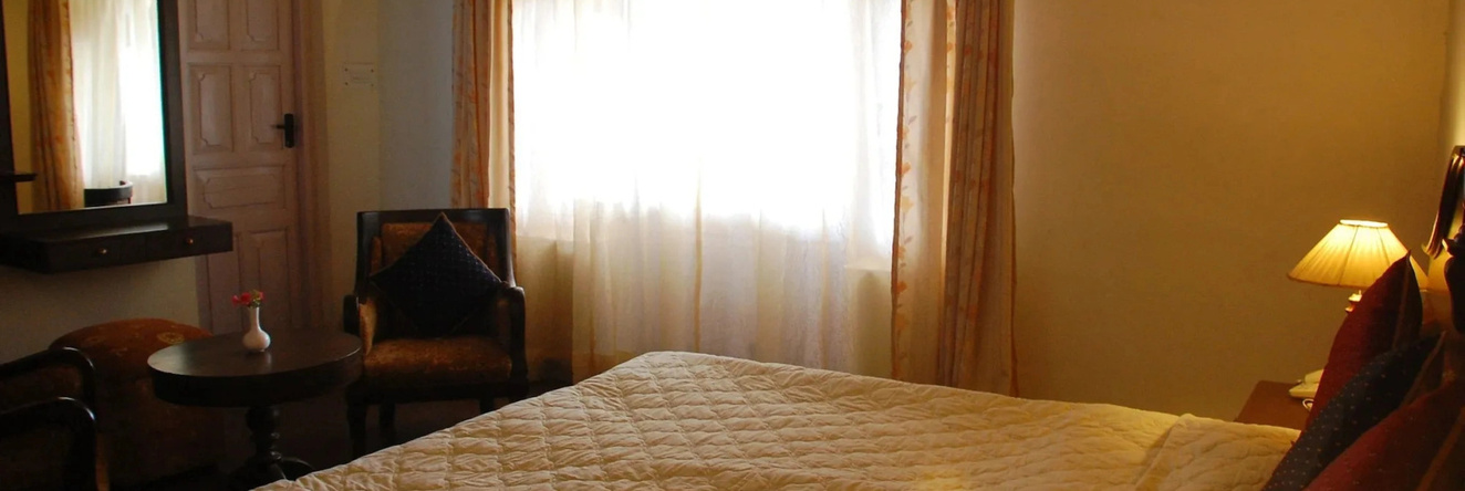 Tree of Life Grand Oak Manor, Binsar Wildlife Sanctuary, 阿尔莫拉 — 照片 1